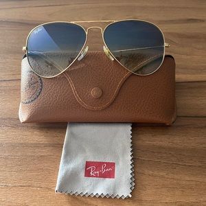 Ray-Ban Aviator Classic Sunglasses